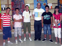 El coordinador y algunos de los jóvenes artistas de La Malahá/A.A.