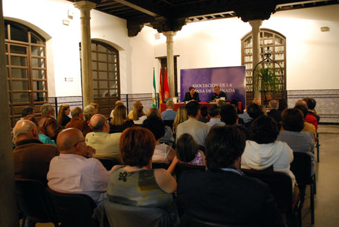 En un momento del acto celebrado en la sede de la Fundación Andaluza de la Prensa