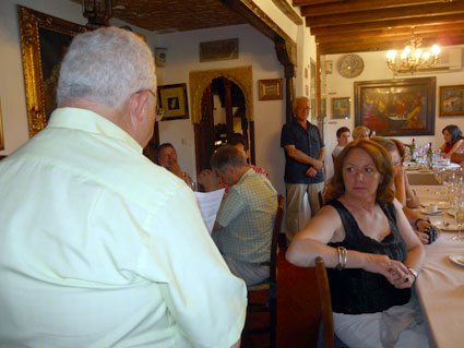 Javier Zambrano durante la lectura