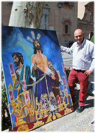 Jesús, junto a su obra prácticamente terminada