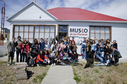 Chicos en el museo Pioneros 