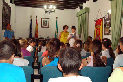 Los alumnos leyeron capítulos del ibro Escuchando a la abuela 