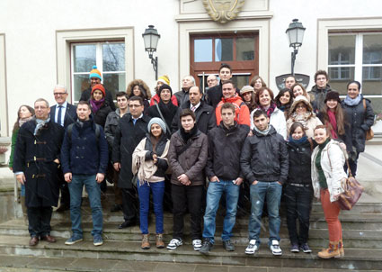 Con los socios europeos a las puertas del ayuntamiento de Bad Neustadt 