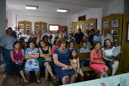 Asistentes a la presentación de 'La mirada del tiempo'/ A. ARENAS