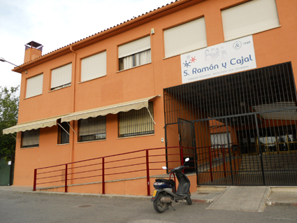 Fachada del CEIP Ramón y Cajal (Ogíjares) / A. A.