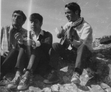 En Sierra Elvira con dos compañeros de Magisterio, año 1966