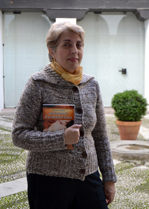 Carmen Alcaide en el patio del Museo de la Casa de los Tiros / A. ARENAS