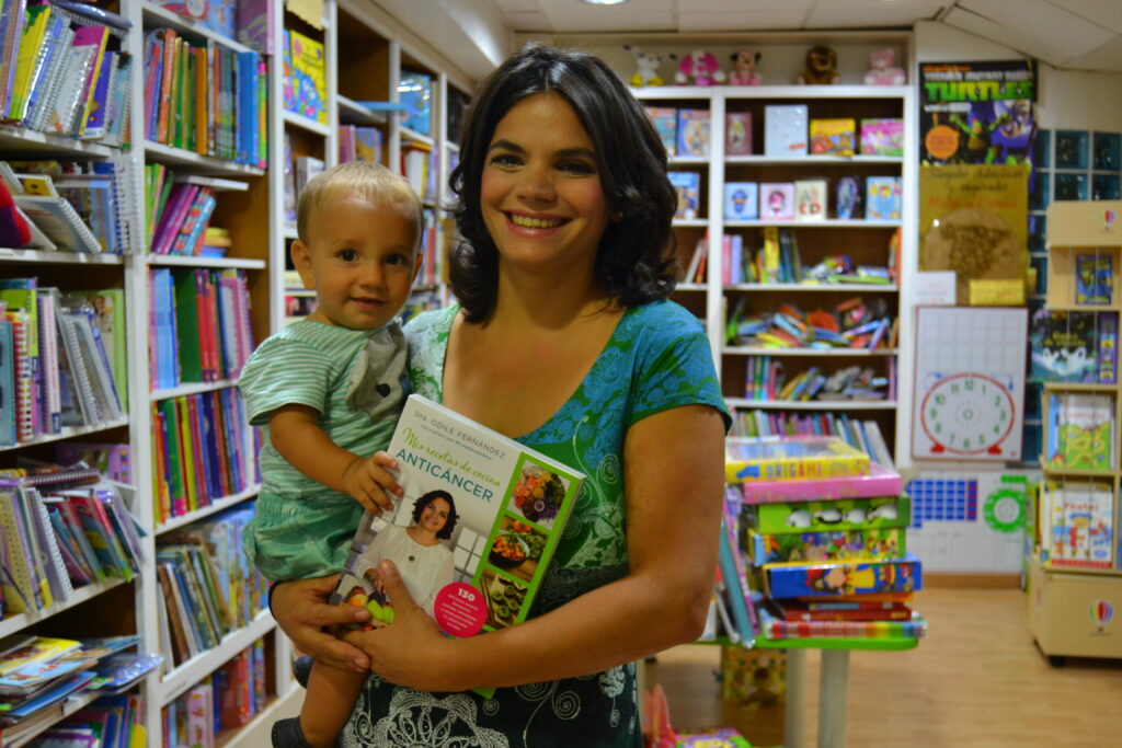 Odile Fernández en Librería Nueva Gala de Granada/A. ARENAS