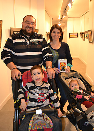 La familia Echevarría tras la realización de la entrevista en Mileniun Gallery (Puentezuelas, 32) 