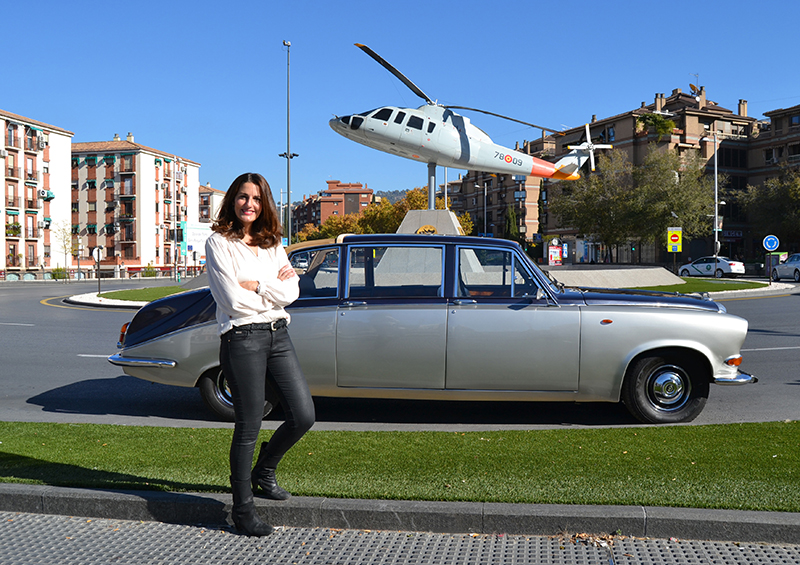 Vehículos singulares, 33: Araceli Becerril y su Daimler DS 420 del año 1968