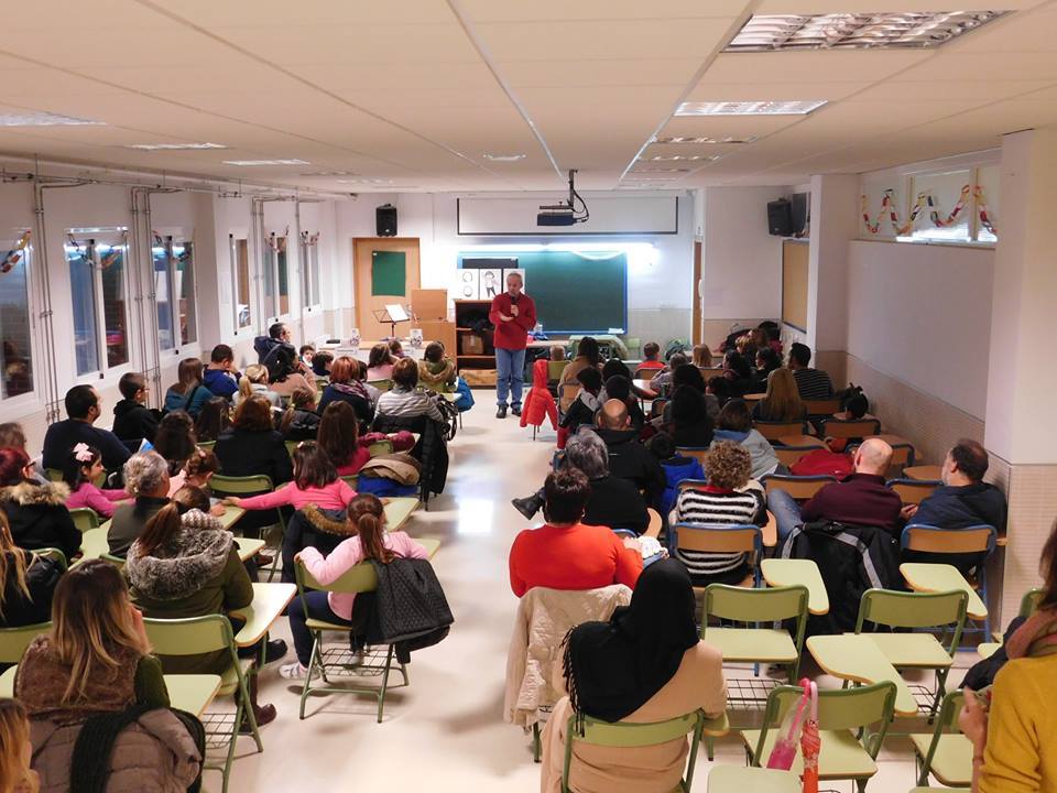 Presentación de SuperLola en el Colegio Nazaríes, de Armilla.