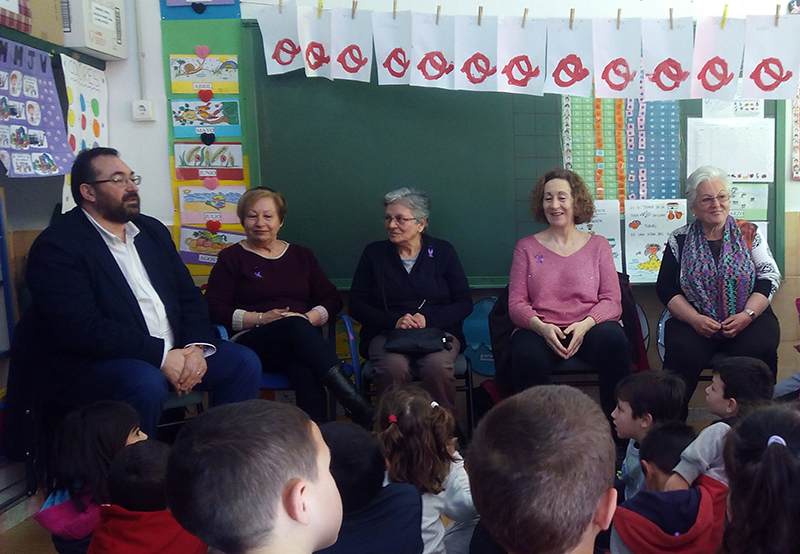 El delegado de Educación  celebra el Día Internacional de la Mujer con la comunidad educativa del CEIP Andrés Segovia