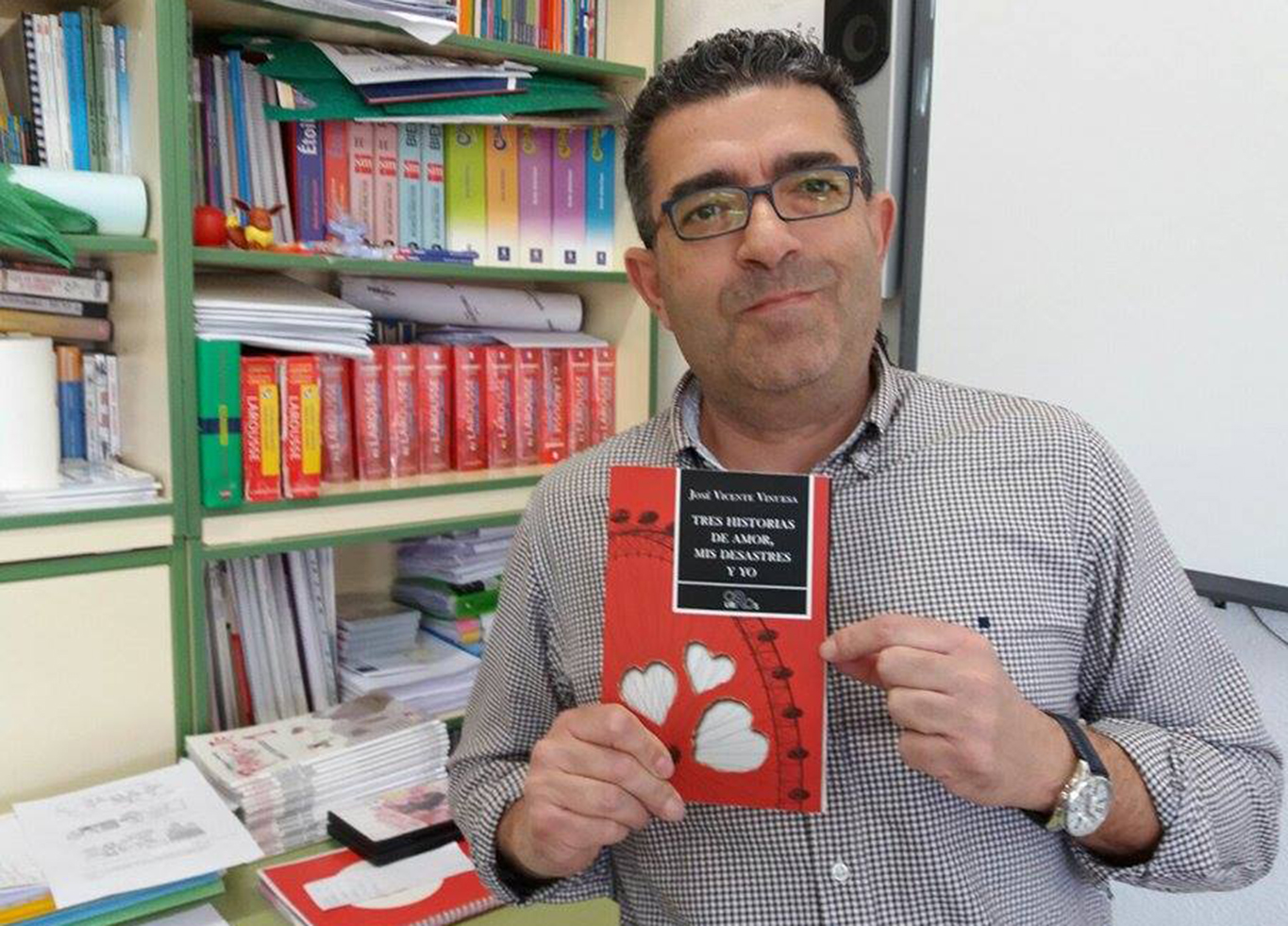 José Vicente Vinuesa: «Este libro es un relato coral, con muchos personajes y muchas historias»