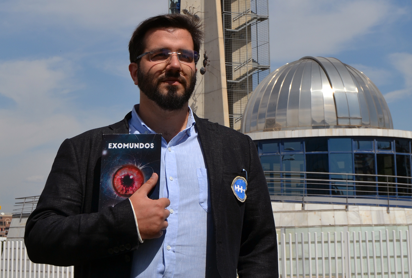 Rafael Díaz presenta en la Biblioteca de Andalucía el primer volumen de la saga ‘Exomundos’