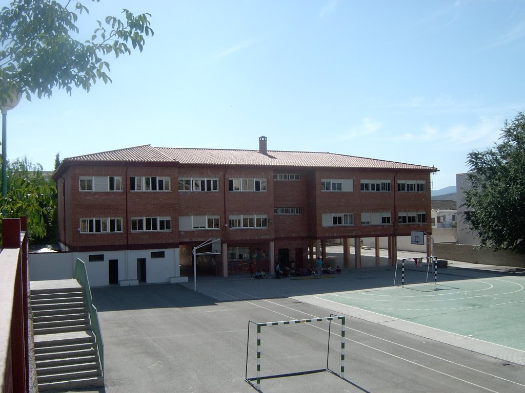 Obras de mejora en los colegios  Sánchez Velayos de Ugíjar y El Olivarillo de Padul,  y en el IES Jiménez de Quesada de Santa Fe