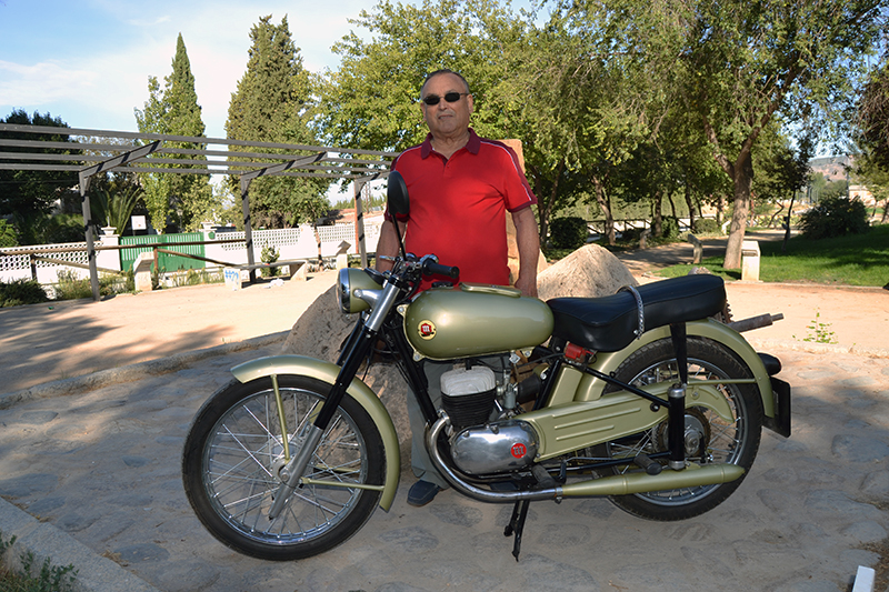 Vehículos singulares, 129: Luis Sánchez Castelllano y su Montesa Brio 81 de 1957