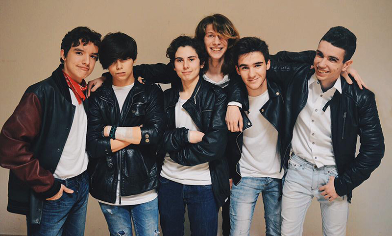 Un grupo de 40 jóvenes de Cúllar Vega llevan a escena el musical ‘Grease’