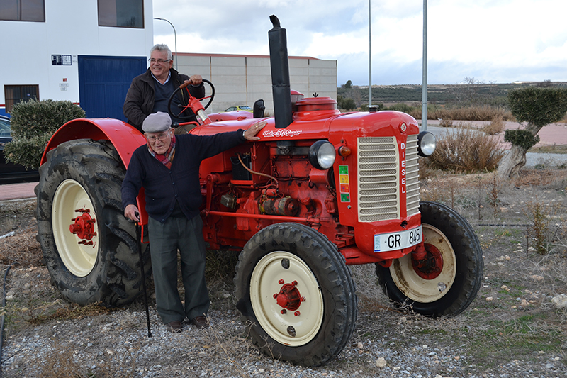 Vehículos singulares, 138: Manuel Álvarez Manzano y su tractor Zetor 50 Super de 1959