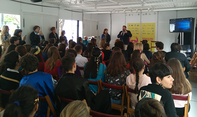 Los personajes literarios toman la Feria del Libro en otros idiomas en el VI Encuentro Lector de centros bilingües