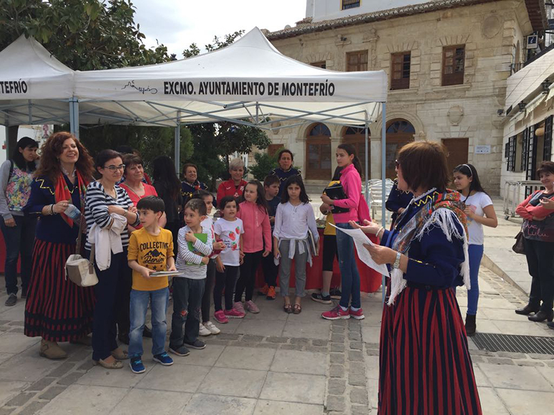 Cientos de escolares participan en la II Feria del Libro  de Montefrío