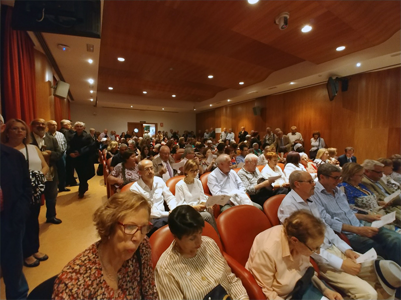 Los participantes en el programa del Aula Permanente de la UGR  también se gradúan