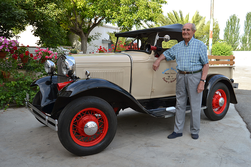 Vehículos singulares, 167: Francisco Morales, ‘El Rubico’ y su camioneta Ford A de 1929