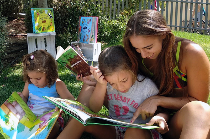 Huétor Tájar instala puntos de lectura en los parques del municipio