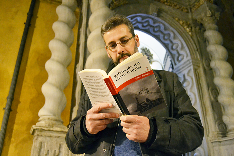 Jaime Molina presenta en la Facultad de Derecho su libro de relatos, ‘Refutación del efecto Doppler’