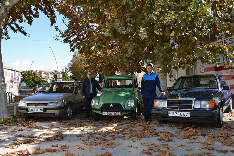 Vehículos singulares, 186: Manuel Tortosa y sus Citroën Dyane 6 del 75, Peugeot 405 del 90 y Mercedes 300 del 87