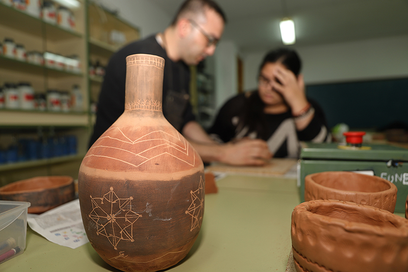 Un taller  de cerámica para prevenir el abandono escolar en el IES Américo Castro de Huétor Tájar