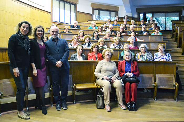 «Cada año el Aula Permanente de Formación Abierta ronda los dos mil alumnos»