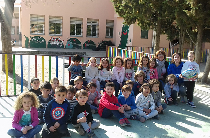 Alhambra Nievas, la mejor árbitro de rugby del mundo, visita el CEIP Abencerrajes