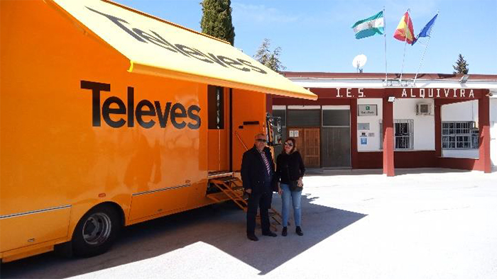 Visita técnica de Televés al IES Alquivira de Huéscar