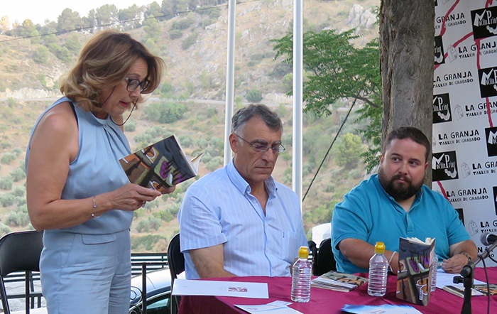 Emilio Luis Fernández presenta en Moclín su primer poemario titulado ‘Lo que te perdiste’