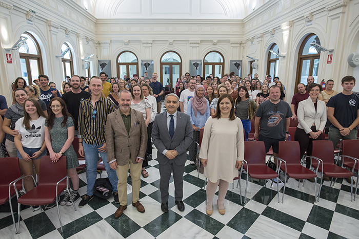 Auxiliares de conversación de inglés, francés y alemán se incorporan a los centros públicos bilingües granadinos