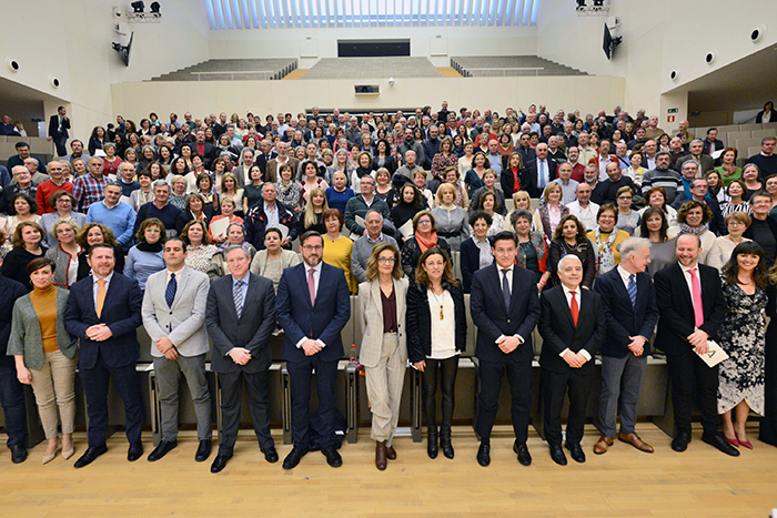 La Junta rinde homenaje a 825 jubilados en el ámbito de la Educación