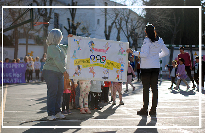 Ceremonia de clausura de las ‘Olimpiadas por la Igualdad’ en el CEIP Gómez Moreno