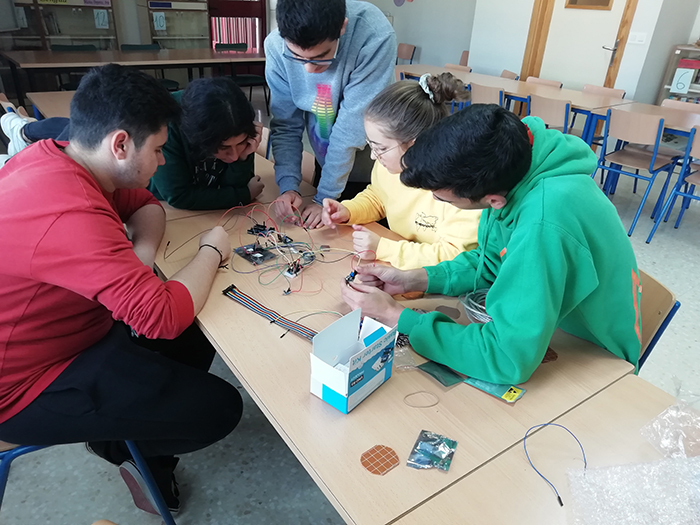 El ‘Equipo HiponovaSat’, premiado en la Competición Regional Andalucía CanSat