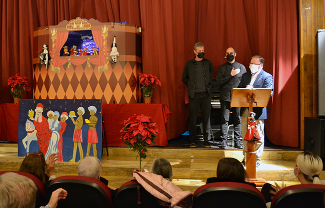 Alumnos del IES H Lanz representan el ‘Misterio de los Reyes Magos’ con música interpretada en el mismo piano utilizado por Falla