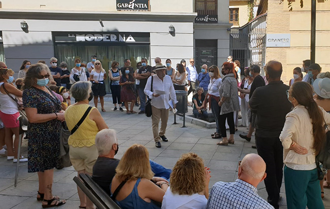 El Club de los Libros Perdidos de Granada celebrará el Día Internacional de la Poesía con un nuevo paseo literario y siembra de libros