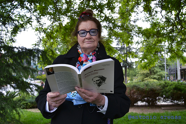 Antonina Rodrigo pregonará la 40ª Feria del Libro de Granada en la que se premiará al Arte Bar ‘La Tertulia’ de Tato Rébora