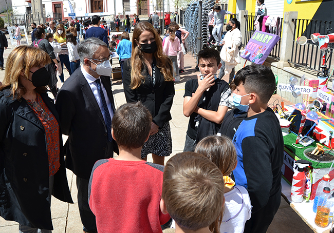 La Junta de Andalucía resalta la ‘implicación’ del municipio y los centros educativos de Atarfe en el desarrollo de la Feria de la Ciencia