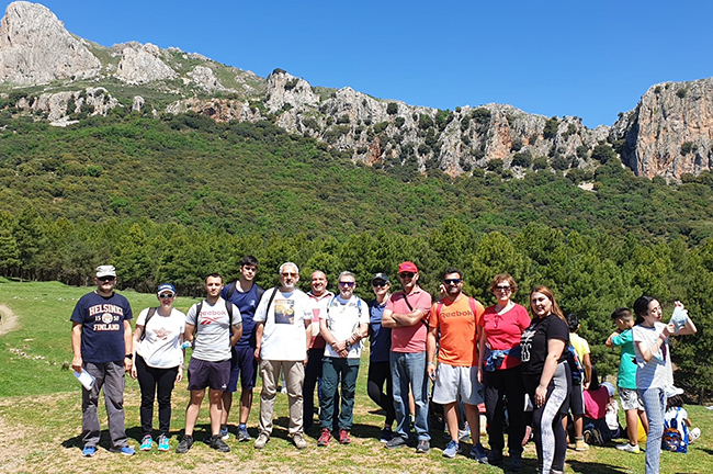 El colegio Miguel Hernández celebra su jornada de convivencia en la la Sierra de Huétor