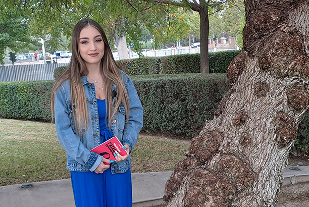 Paloma Moreno: «La Filosofía es lo que más me incita y me inspira a la hora de escribir»