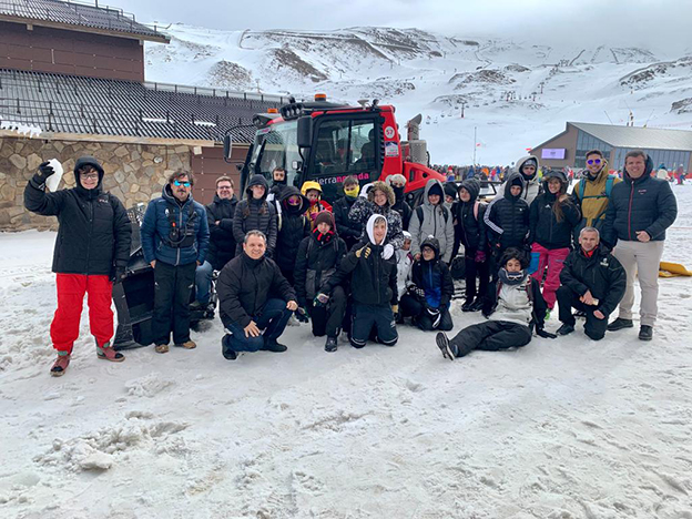 Escolares de Monachil visitan Sierra Nevada para conocer las profesiones relacionadas con la estación de esquí