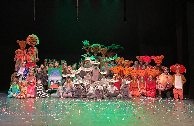 El grupo de teatro del colegio Carmen Sallés gana el certamen provincial de Teatro Hermenegildo Lanz