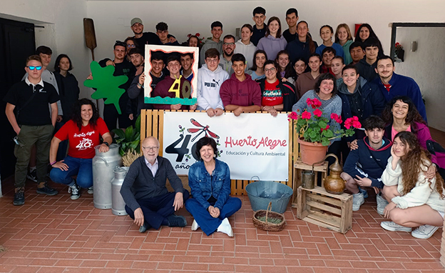 Huerto Alegre celebra su 40º aniversario con jóvenes y con el científico Manuel Toharia