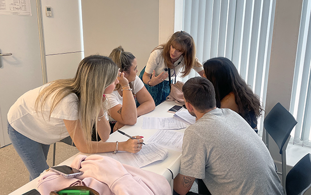 Aprendiendo a diseñar un taller lúdico con la novela ‘Fantasmas, bichos y manzanas’