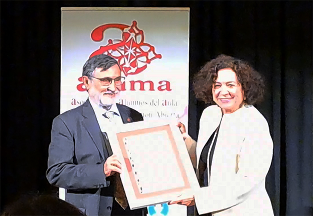 ALUMA entrega los premios de sus concursos y nombra Socia de Honor a Pilar Aranda