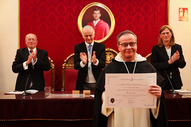 El poeta y teólogo granadino Antonio Praena ingresa en la Academia de Buenas Letras de Granada